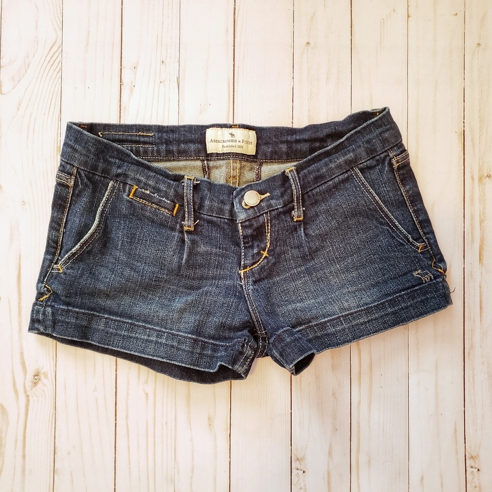 Abercrombie & Fitch short shorts